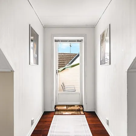 Apartment Spacious 3-bedroom In *