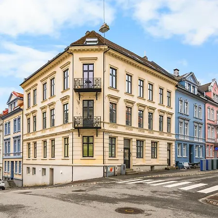 Spacious 3-bedroom In Apartment Bergen
